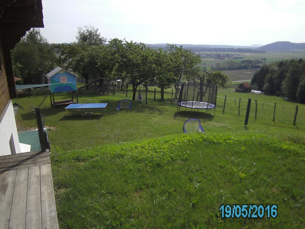 Appartamento Blockhaus Familie Raidl Riegersburg Esterno foto