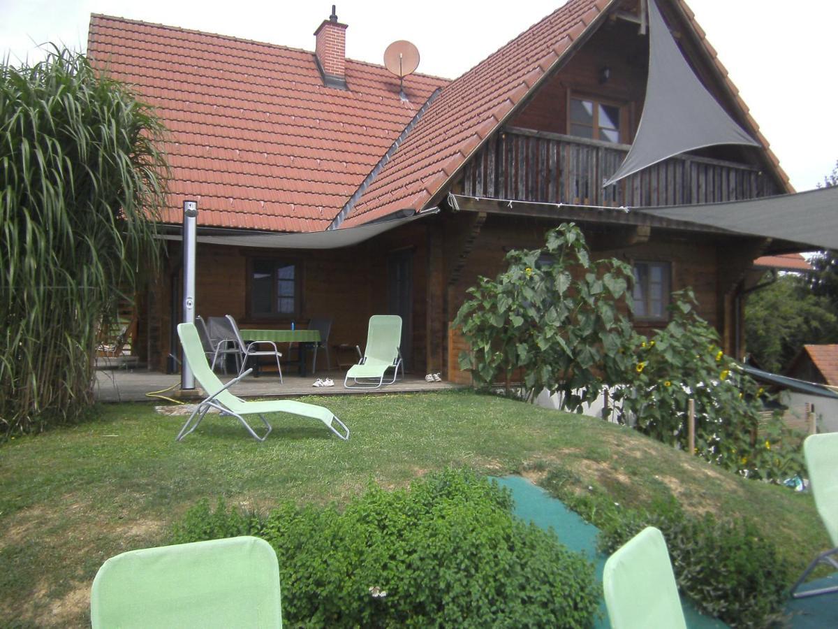 Appartamento Blockhaus Familie Raidl Riegersburg Esterno foto